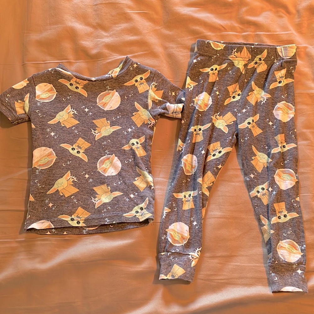 BABY YODA/GROGU PJs!! 3T Star Wars